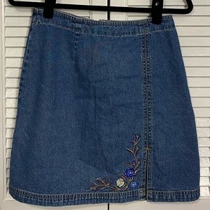 Embroidered denim skirt